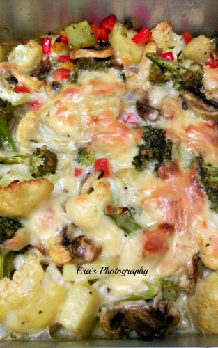 Freshly baked vegetables in white sauce