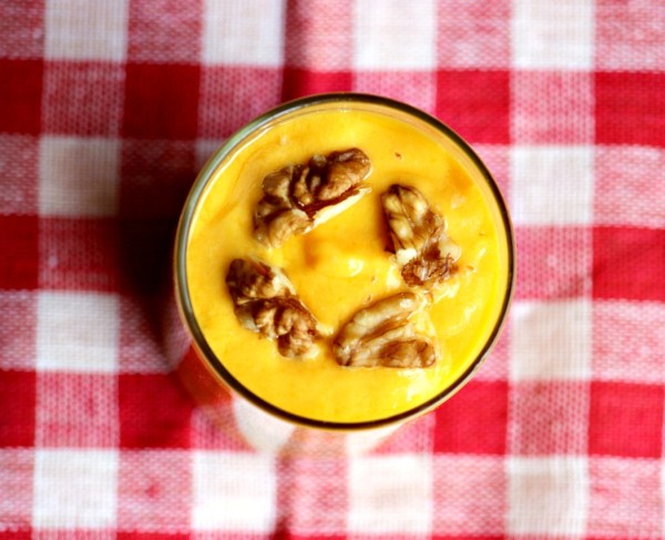 Parry's Organic Spirulina Mango Walnut Breakfast Smoothie Recipe